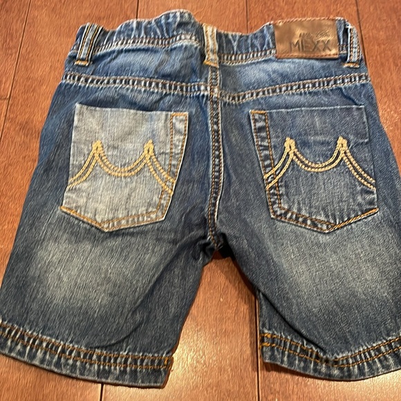 Mexx Jean Shorts - Picture 7 of 8